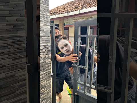 Cemong Mau Kiloin Pagar Rumah Bela! #shortvideo #shorts #comedy