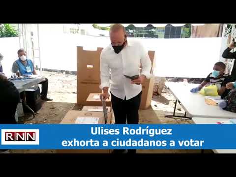 Ulises Rodríguez acude a las urnas