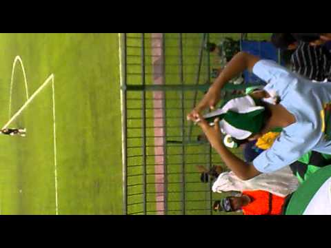 ada Pocong saat Persebaya vs Persibo 06/07/2010.mp4