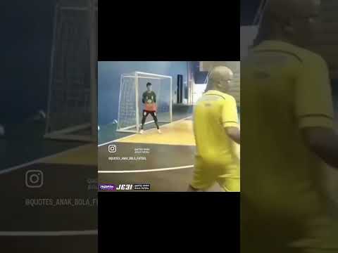 De goleiro pra goleiro #futebol #ecosdaarquibancada #viral #goleiro #gk #gol #futsal #shorts