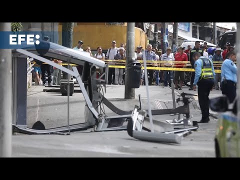 Teleférico despenca em Medellín e deixa ao menos 1 morto e 20 feridos