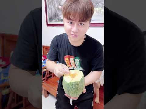 最近宝宝感冒了，怎么都不肯吃药，爸爸急中生智想到了这一招，还挺管用