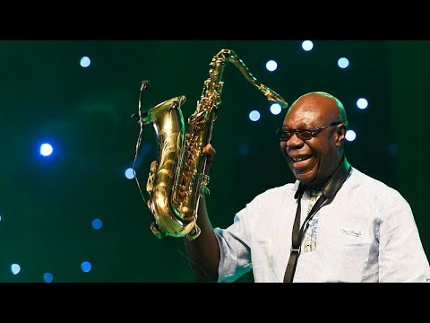 Le saxophoniste Manu Dibango est mort des suites du Covid-19