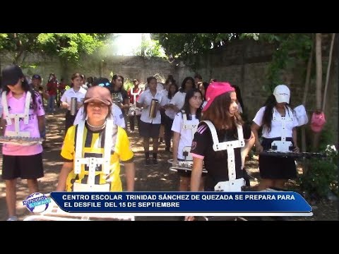 El centro escolar Trinidad de Santa Rosa de Lima se prepara para desfile del mes de independencia