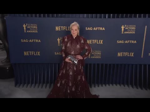 America Ferrera, Meryl Streep, Carey Mulligan arrive at SAG Awards