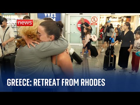 Greece wildfires: Hundreds retreat from Rhodes