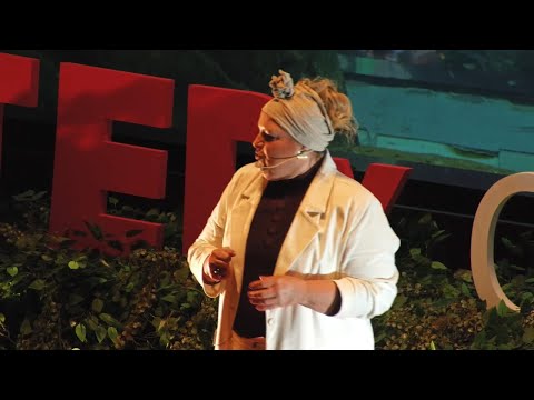 O poder de enxergar pessoas | Juanita Battilani | TEDxCarandá