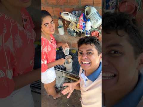 ESTÁ FAZENDO CAFÉ NO LIQUIDIFICADOR