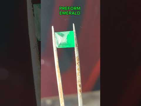 #natural #emerald #rocks #gems #gemstone #gemstones #jewelry #jewellery #lapidary #bijoux #gemmes