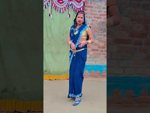 na lio Raja Gulabi Sadi re Pier jaati Gai gadi re short video #duniya #naamshabana