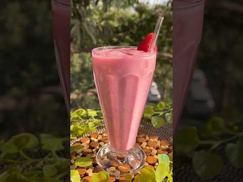 Strawberry Lassi #shorts #summer #lassi #holi