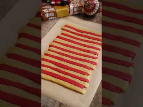 CANDY CANE COOKIES FOR CHRISTMAS | CHRISTMAS COOKIES AT HOME #shorts #christmas #cookies