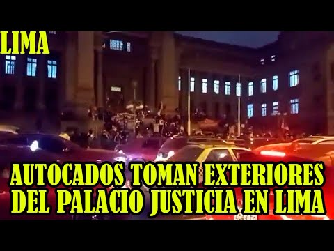 MANIFESTANTES FUERON DESALOJADO POR LA POLICIA DE EXTERIORES DEL PALACIO DE JUSTICIA EN LA CAPITAL..