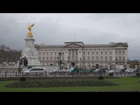 Buckingham palace visitors react to King's cancer
