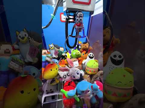 Rare Bonnie STUCK Plush In Claw Machine #shorts #clawmachine #arcade #fnaf