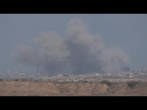 Heavy smoke clouds billow over central Gaza amid Israeli operations | AFP