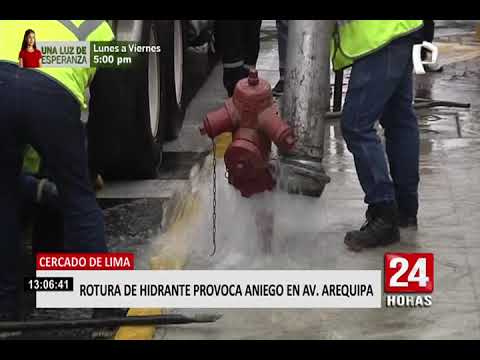 Av. Arequipa: bomberos y personal de Sedapal controlaron fuga de agua tras rotura de hidrante