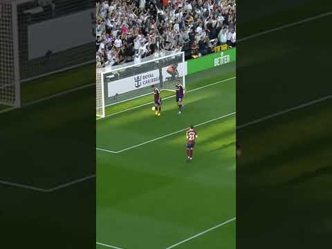 ¡AL MEDIO NUNCA! El BLOOPER de la fecha fue de GUIMARAES en Newcastle vs. Fulham | #Shorts