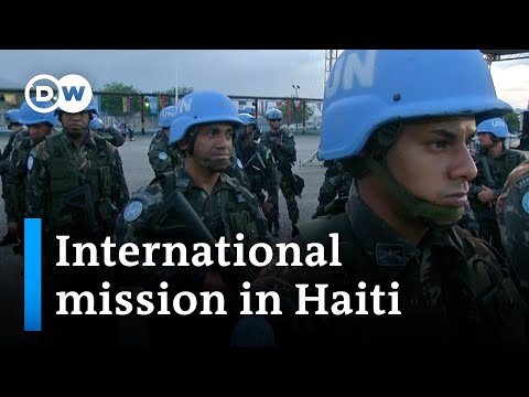 UN votes to deploy armed force to combat gang violence in Haiti | DW News