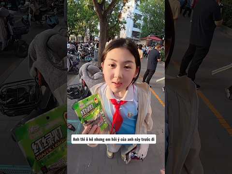 Anh trai đón em gái tan học mang theo món ăn em gái thích #shorts