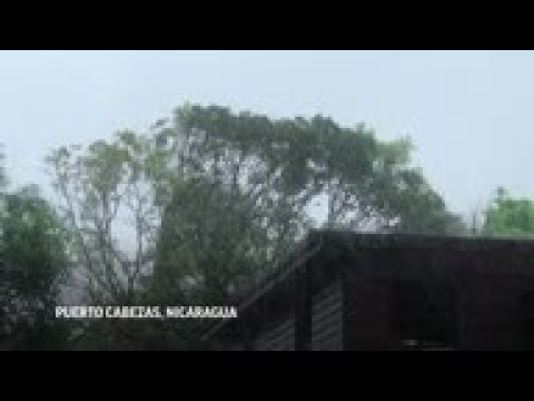 Iota avanza rumbo a Centroamérica como huracán categoría 5