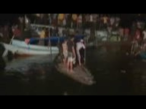 At least 21 people die after boat capsizes in Bangladesh