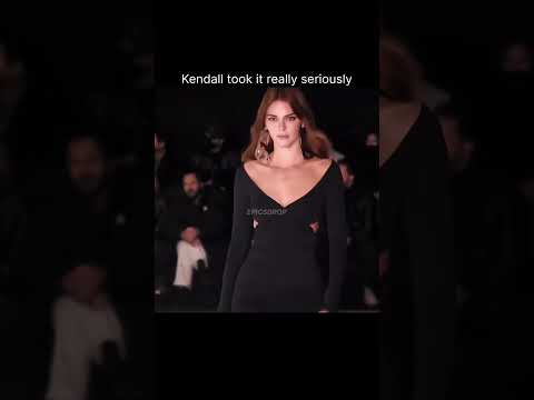 Kendall took it really seriously #kendalljenner #runway