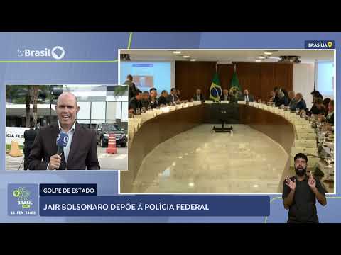 Jair Bolsonaro depõe à Polícia Federal