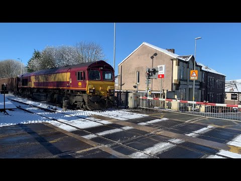 A Few Trains At Smithy Bridge Ft Tones And 66171