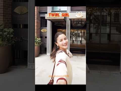 Twirl Girl Alia Bhatt looking so cute 🥰😍 #aliabhatt #aliabhat #alia #aliabhattandranbirkapoor