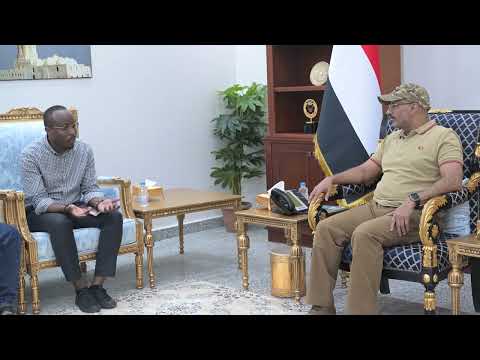 طارق صالح يبحث مع وفد 