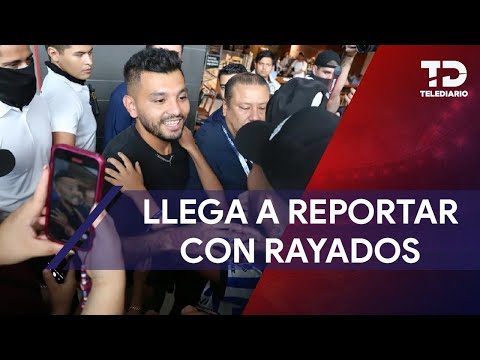 Jesús Tecatito Corona llega a Monterrey y es recibido con alegría por familiares y aficionados