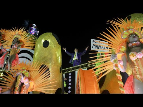 Dernière nuit d'un carnaval de Rio qui en veut à Bolsonaro