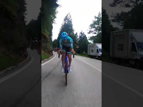 Cheering bananas 🍌 Squealing disc brakes 🚲 | Giro d'Italia S17 on-bike