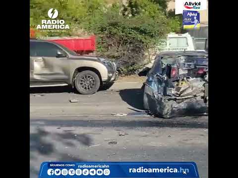 Rastra se lleva de encuentro 16 vehículos en Periférico de Tegucigalpa