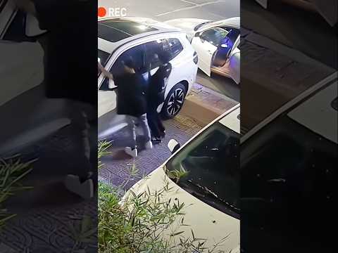 Bọn trộm đi xe hơi cạy cửa ăn cắp đồ các xe đỗ qua đêm ngoài đường