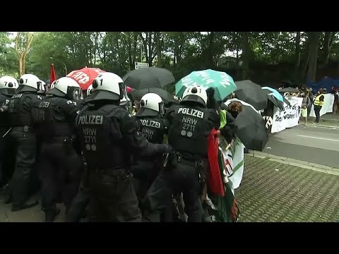 Διαδηλώσεις και επεισόδια έξω από το συνέδριο της «Εναλλακτικής για τη Γερμανία»