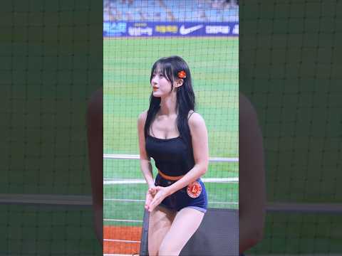 ssg랜더스 정설아치어리더 불꽃투혼 2 <strong>응원</strong> 직캠 #shorts #정설아 #치어리더 #<strong>응원</strong> #공연 #직캠 #영상 #ssg랜더스