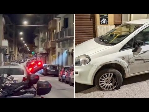 Il suv sale con due ruote sulle auto in sosta e ne danneggia altre 13