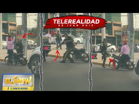 Cómo si fuese Karateka agente de la DIGESETT lanza patada a motociclista│El Show del Mediodía