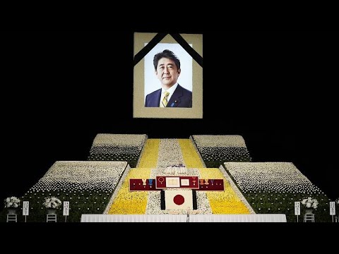 شاهد: انطلاق جنازة رسمية مثيرة للجدل لرئيس الوزراء الياباني السابق شينزو آبي