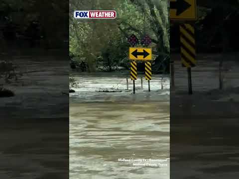 Flash Floods Turn Texas Roads <strong>Into</strong> Rivers