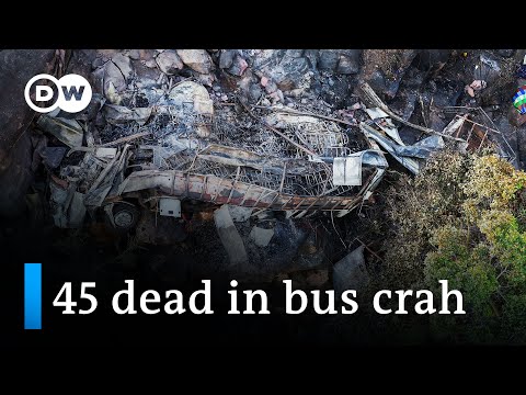 South Africa bus crash leaves dozens dead | DW News