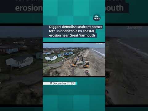Diggers demolish seafront homes left uninhabitable by coastal erosion near Great Yarmouth #itvnews