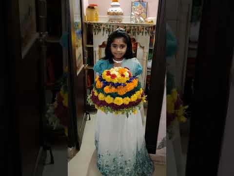 GUJJARI GUJJARI MAMILAKINDA #folksong #folk #ytstudio #ytshortviral #ytshortsvideo#bathukamma 2024