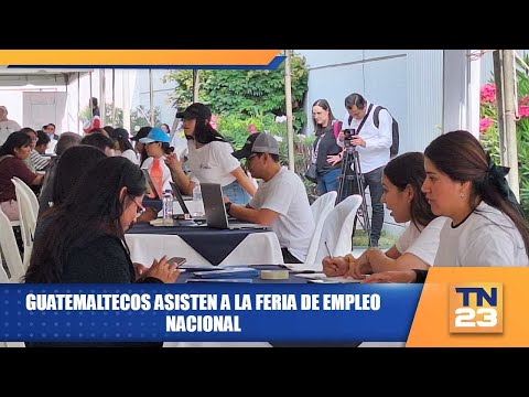 Guatemaltecos asisten a la Feria de Empleo Nacional