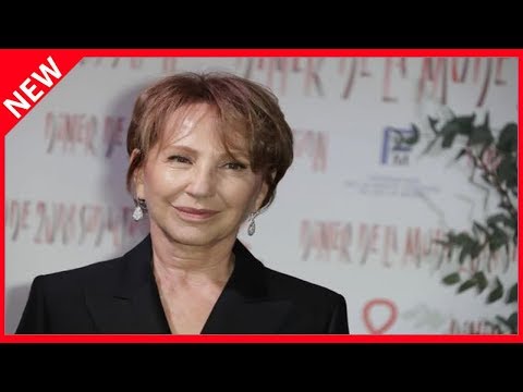 ?  Nathalie Baye : le sourire retrouvé après ses ennuis de santé