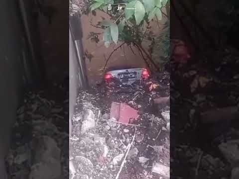 Heboh Mobil Terperosok ke Sungai di Kawasan Tapos Depok Arah Cibinong