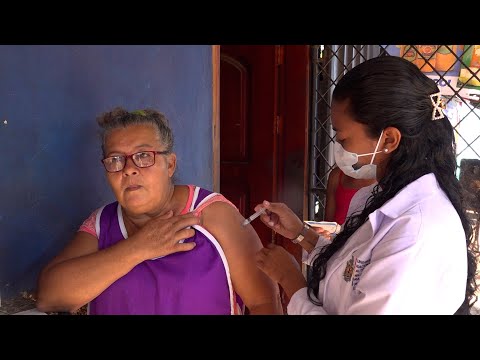 Avanza con buen suceso jornada de vacunación anti-Covid en barrios de Mateare
