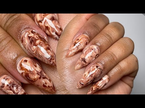 Coffee & Cream Swirl Quick Gel-X Nails  #PressOns #NailsAtHome